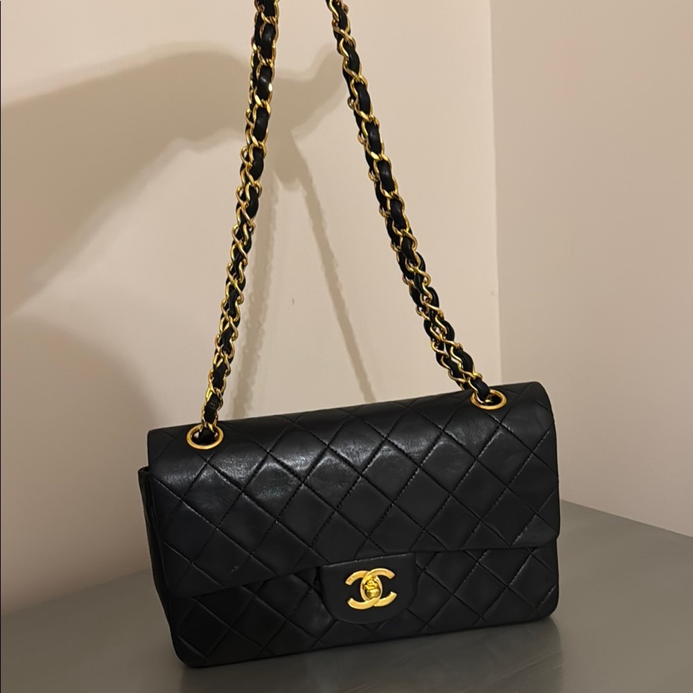 Chanel Classic Double Flap Medium Black Lambskin with 24k gold plate hardware - Picture 13 of 16